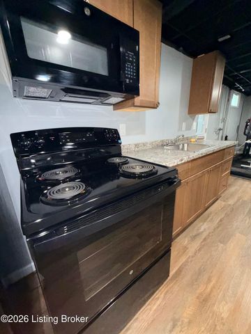 8702 Terry Rd, Louisville, KY 40258