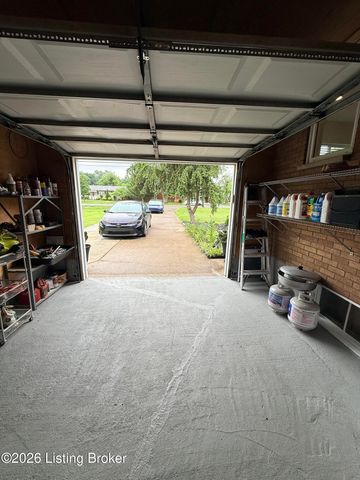 8702 Terry Rd, Louisville, KY 40258