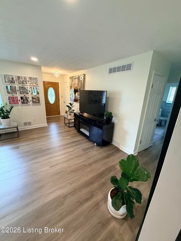 8702 Terry Rd, Louisville, KY 40258