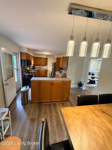8702 Terry Rd, Louisville, KY 40258