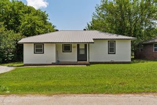 1207 E Chandler Street, Shawnee, OK 74801