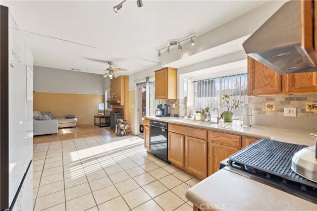 1806 W Avenue P4, Palmdale, CA 93551