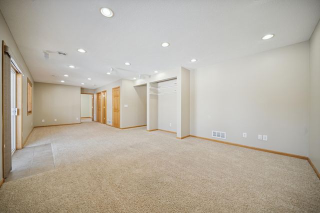 14381 Bluebird Trail NE, Prior Lake, MN 55372