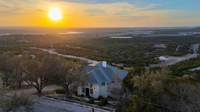 8414 Bronco Buster TRL, Lago Vista, TX 78645