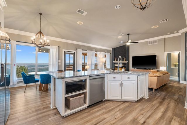 8414 Bronco Buster TRL, Lago Vista, TX 78645