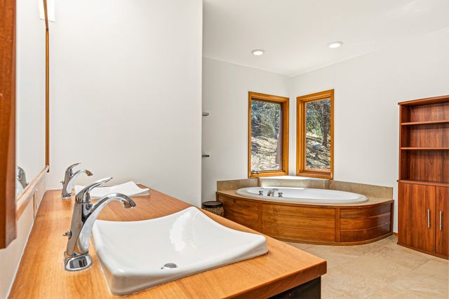 92 Alteza, Santa Fe, NM 87508