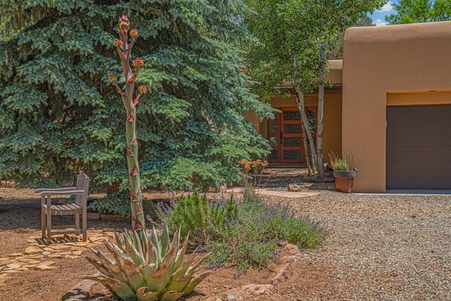 92 Alteza, Santa Fe, NM 87508