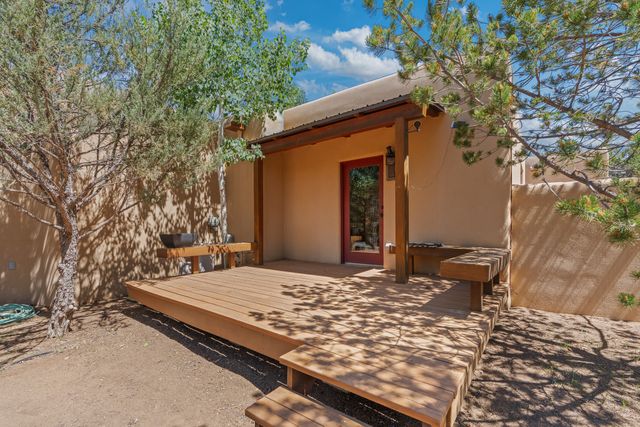 92 Alteza, Santa Fe, NM 87508