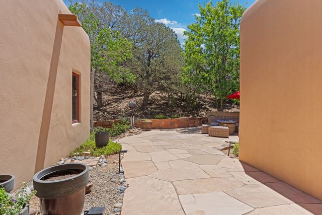 92 Alteza, Santa Fe, NM 87508