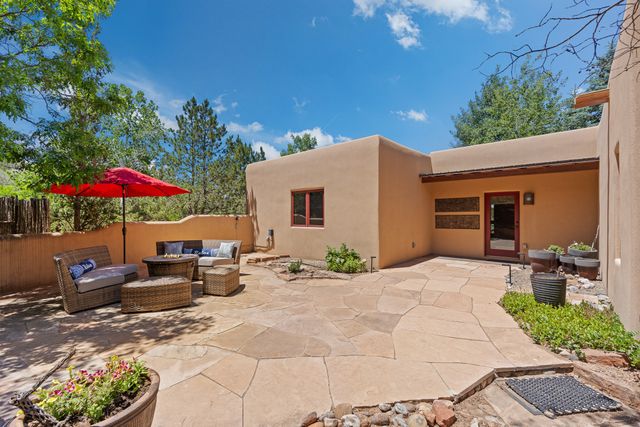 92 Alteza, Santa Fe, NM 87508
