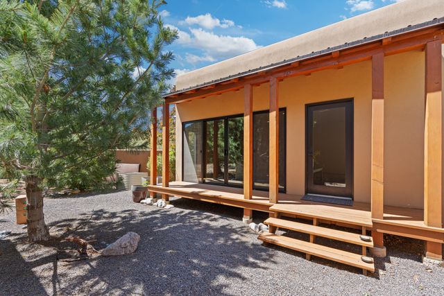 92 Alteza, Santa Fe, NM 87508