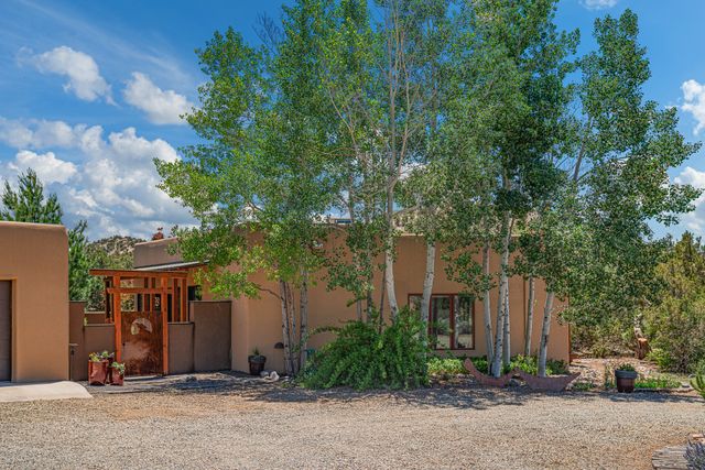 92 Alteza, Santa Fe, NM 87508