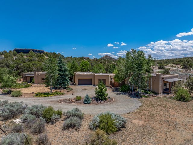 92 Alteza, Santa Fe, NM 87508