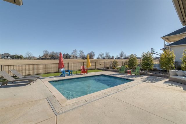 5808 Calcutta Lane, Edmond, OK 73025