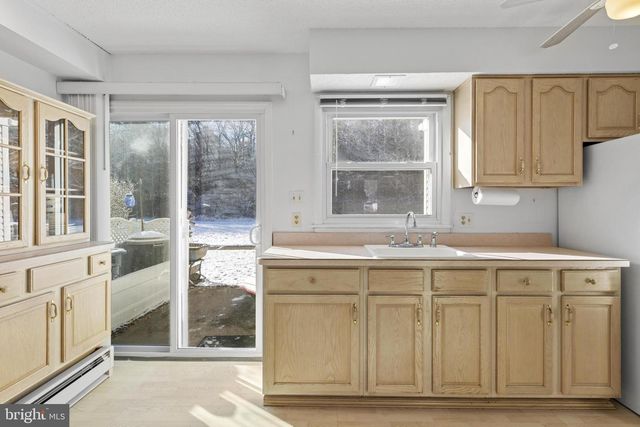 35 S SEAS CT, Barnegat, NJ 08005