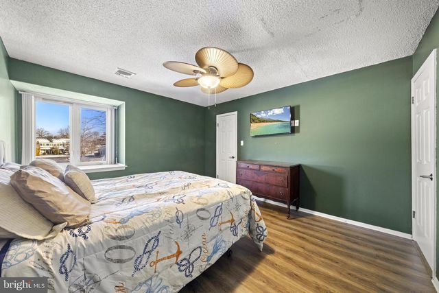 35 S SEAS CT, Barnegat, NJ 08005