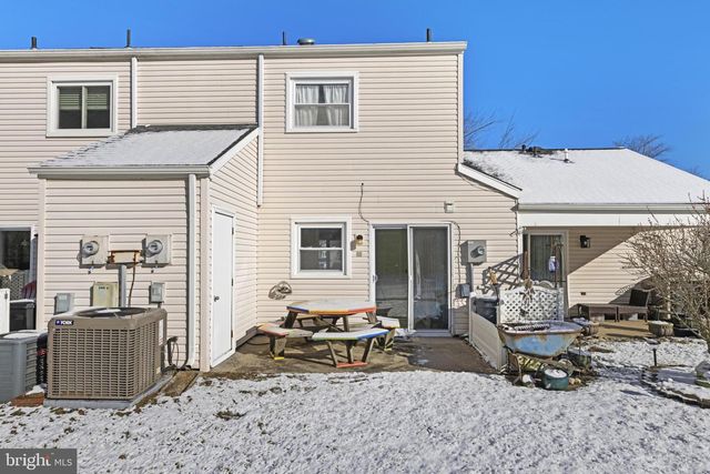 35 S SEAS CT, Barnegat, NJ 08005