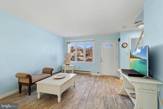 35 S SEAS CT, Barnegat, NJ 08005