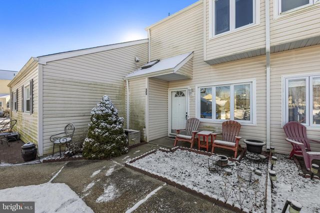 35 S SEAS CT, Barnegat, NJ 08005