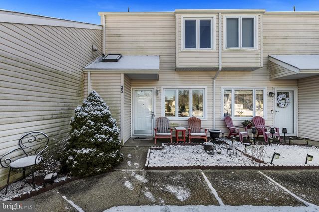 35 S SEAS CT, Barnegat, NJ 08005