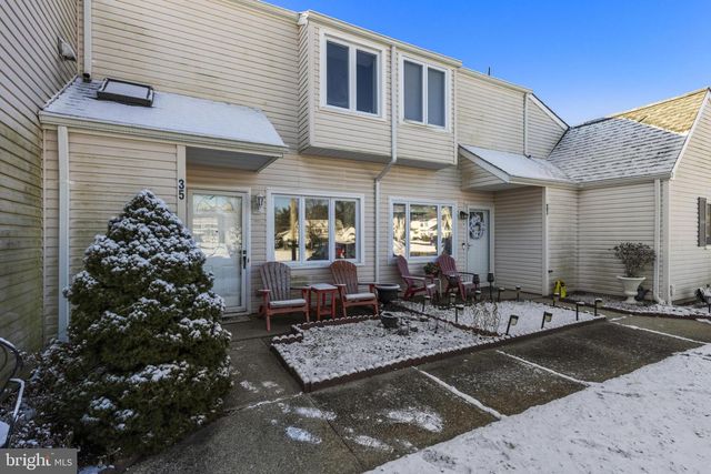 35 S SEAS CT, Barnegat, NJ 08005