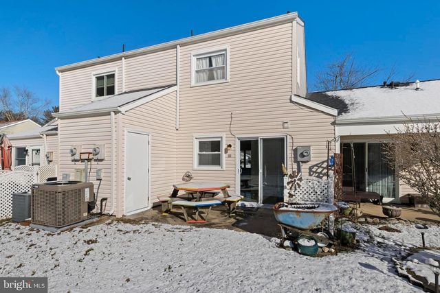 35 S SEAS CT, Barnegat, NJ 08005