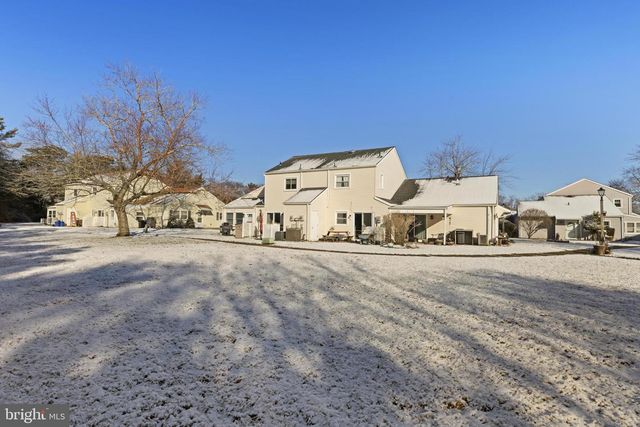 35 S SEAS CT, Barnegat, NJ 08005