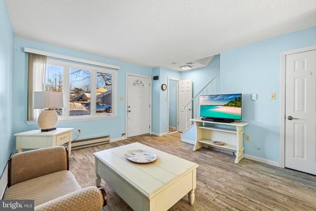 35 S SEAS CT, Barnegat, NJ 08005