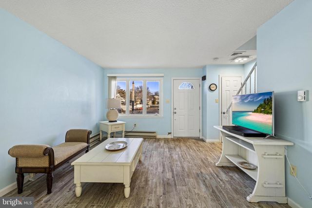 35 S SEAS CT, Barnegat, NJ 08005