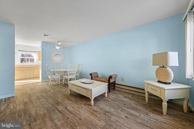 35 S SEAS CT, Barnegat, NJ 08005