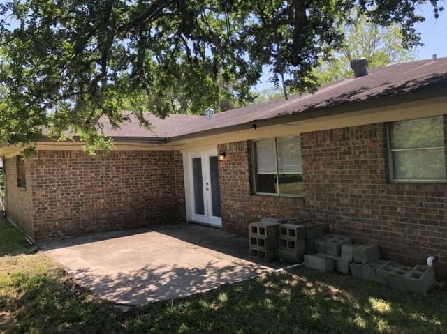 406 Wisteria Street, Richwood, TX 77531