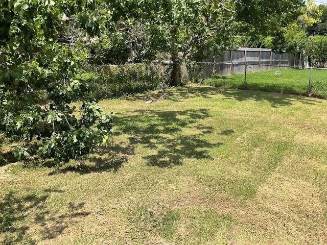 406 Wisteria Street, Richwood, TX 77531