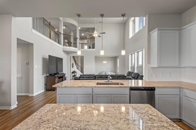 210 Valley Ranch Trail, Dayton, TX 77535