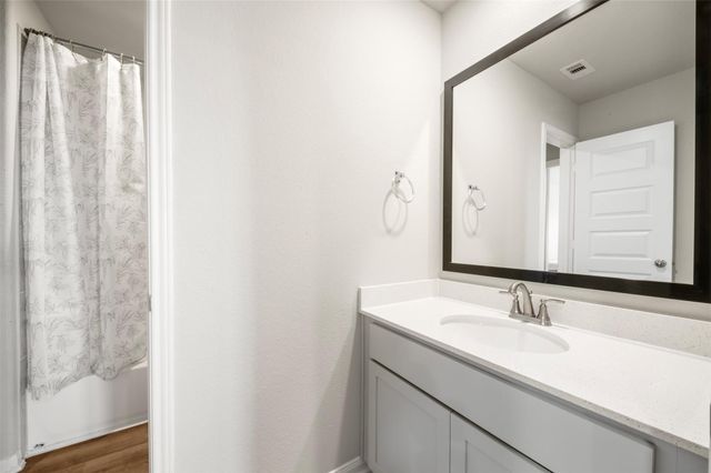 210 Valley Ranch Trail, Dayton, TX 77535