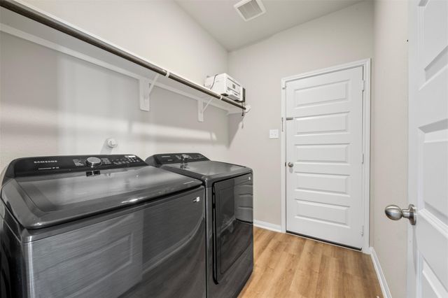 210 Valley Ranch Trail, Dayton, TX 77535