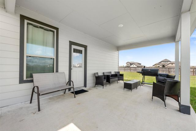 210 Valley Ranch Trail, Dayton, TX 77535