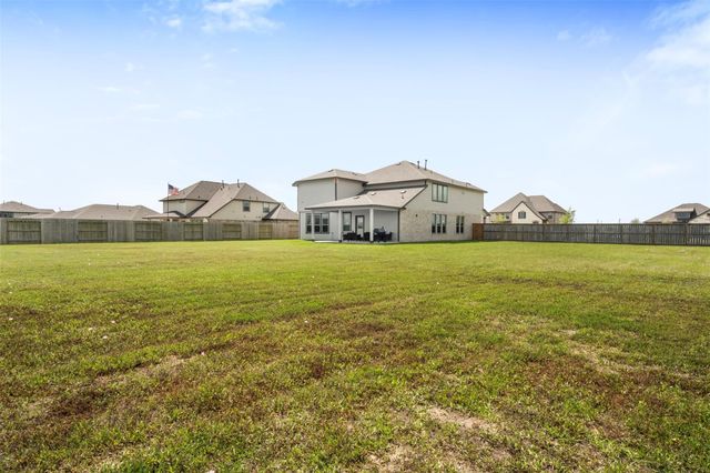 210 Valley Ranch Trail, Dayton, TX 77535