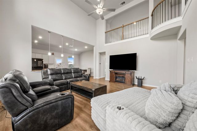 210 Valley Ranch Trail, Dayton, TX 77535