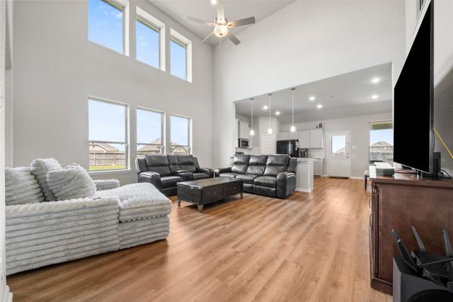 210 Valley Ranch Trail, Dayton, TX 77535