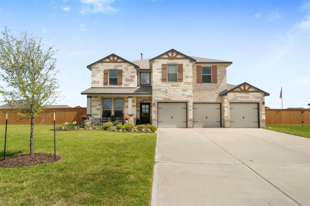 210 Valley Ranch Trail, Dayton, TX 77535
