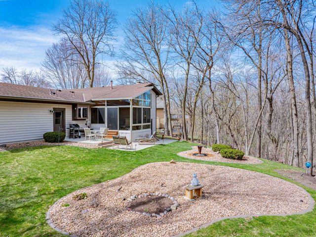 112117 Haering Circle, Chaska, MN 55318