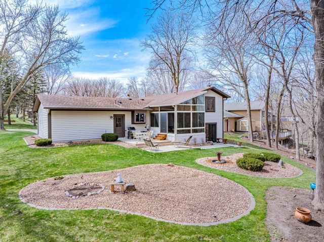 112117 Haering Circle, Chaska, MN 55318