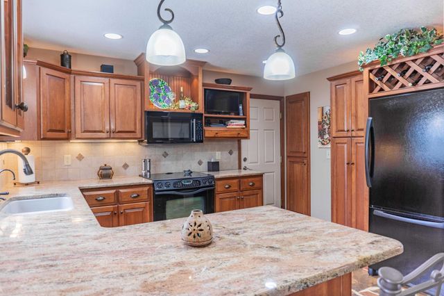 112117 Haering Circle, Chaska, MN 55318