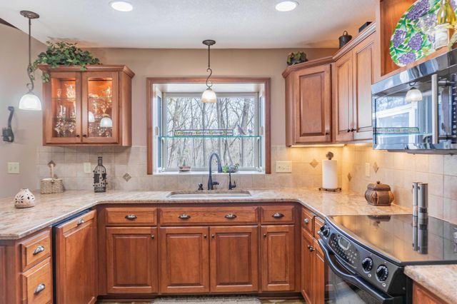 112117 Haering Circle, Chaska, MN 55318