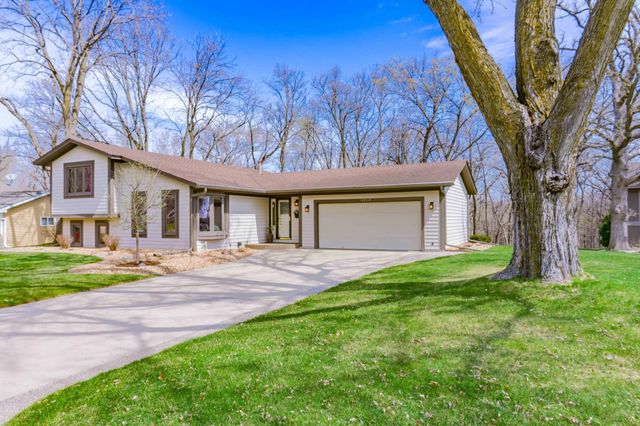 112117 Haering Circle, Chaska, MN 55318