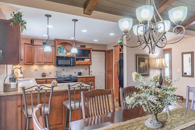 112117 Haering Circle, Chaska, MN 55318