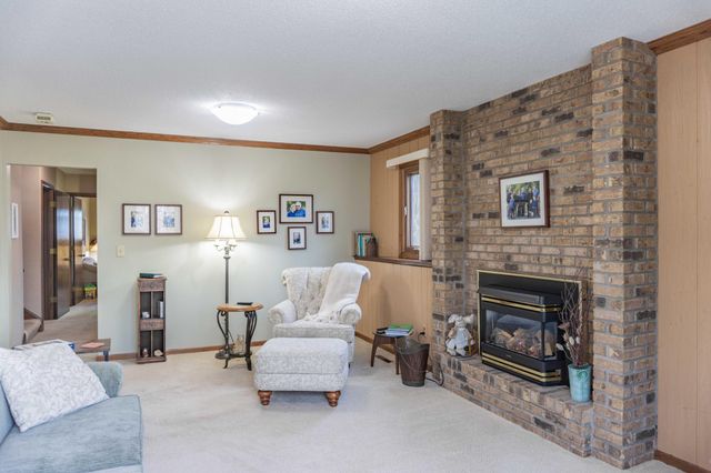 112117 Haering Circle, Chaska, MN 55318