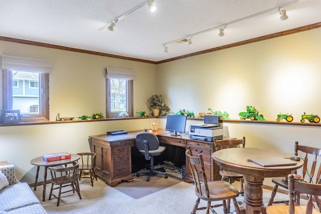 112117 Haering Circle, Chaska, MN 55318