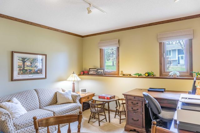 112117 Haering Circle, Chaska, MN 55318