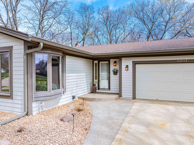 112117 Haering Circle, Chaska, MN 55318